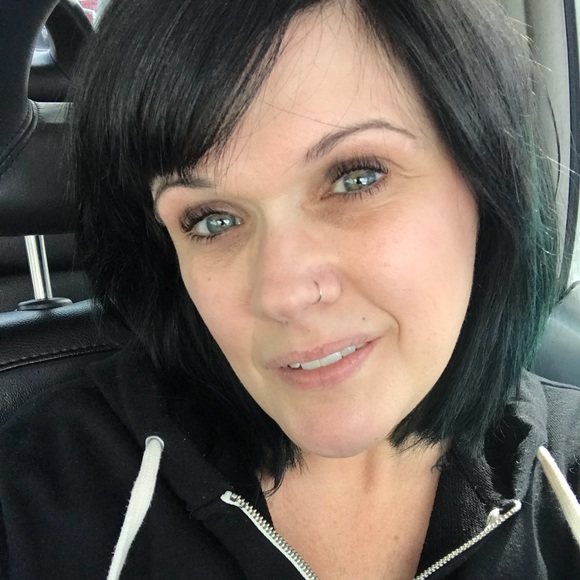 Must sell by May 24th - moving to the U.K. 🌈✌🏽🌼 - Picture 1 of 5